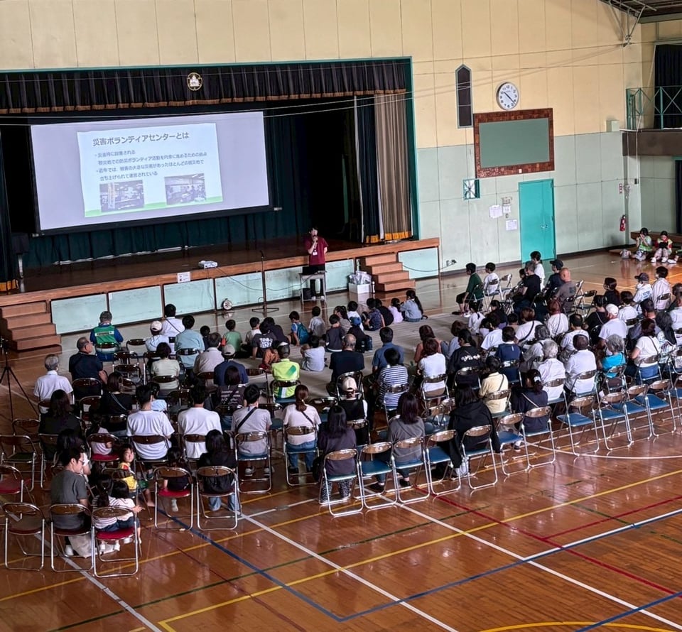 地域のイベントで災害ボランティアセンターに関する出前講座を行っている様子