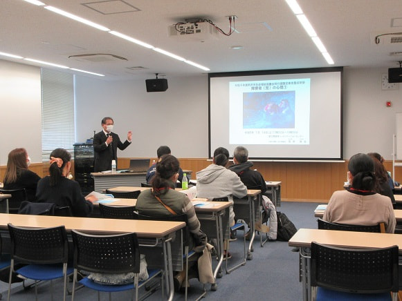 １日目と２日目は座学で障がいについてや制度・サービスについて、同行援護従事者として必要な基礎を学びました。