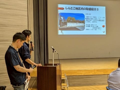 しんとこ支え合い会議で説明する様子2